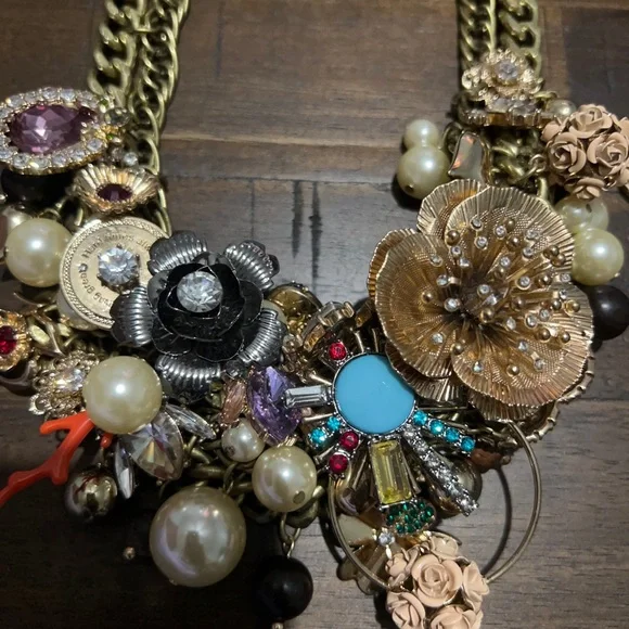 BETSEY JOHNSON ~ NECKLACE AND BRACELET SET ~ NWOT NEVER WORN~ RARE HTF - Picture 3 of 6